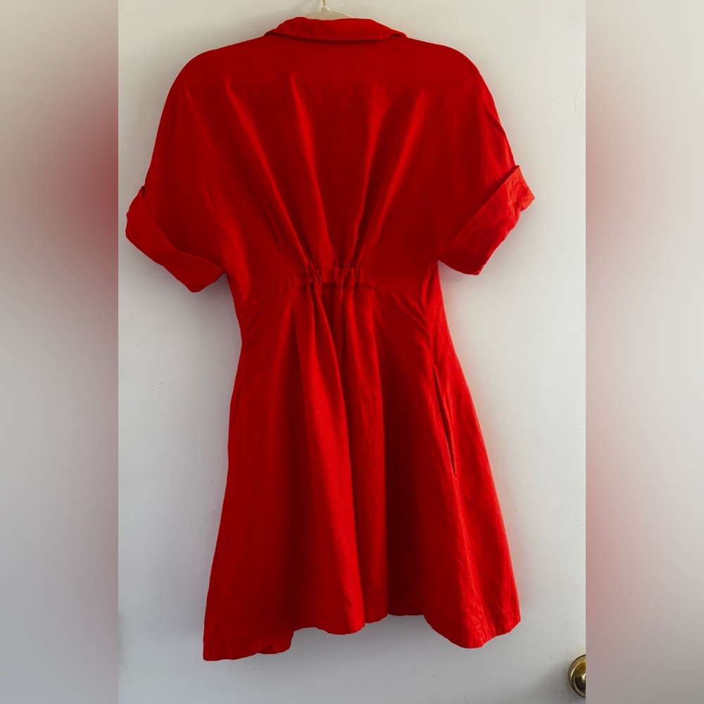 Madewell Pleated Mini Shirtdress in 100% Linen in Bright Flame - Picture 4 of 4